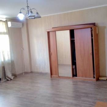 Продается 1-комнатная квартира, 49 м²