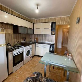 Продается 1-комнатная квартира, 53 м²