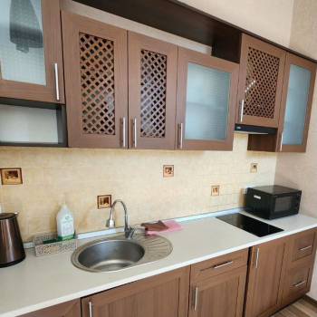 Сдается 2-х комнатная квартира, 75 м²