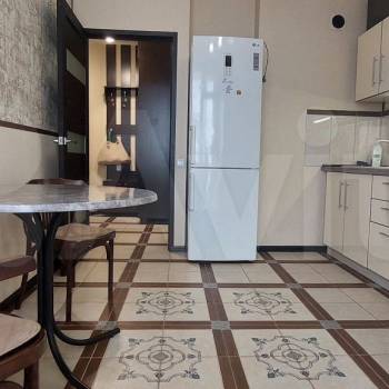 Сдается 1-комнатная квартира, 43 м²