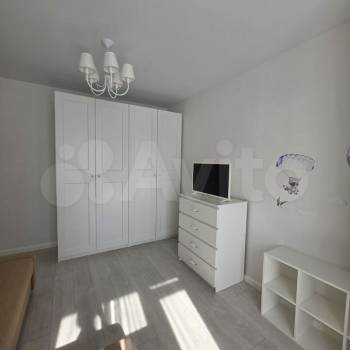 Продается 1-комнатная квартира, 41 м²