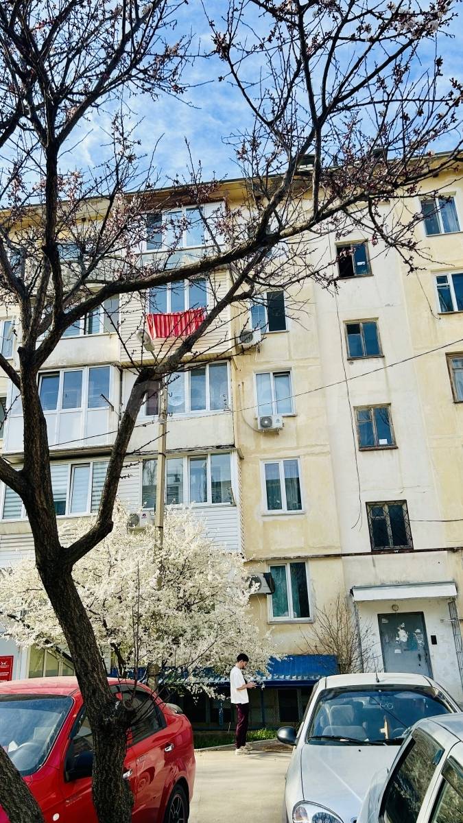 Продам 2-х к квартиру, проспект Генерала Острякова
