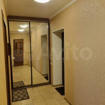 Сдается 1-комнатная квартира, 54 м²