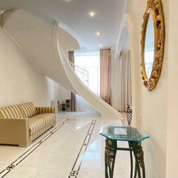 Сдается Многокомнатная квартира, 244 м²