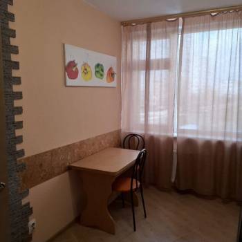 Продается 1-комнатная квартира, 42 м²