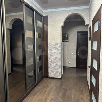 Сдается 2-х комнатная квартира, 95 м²