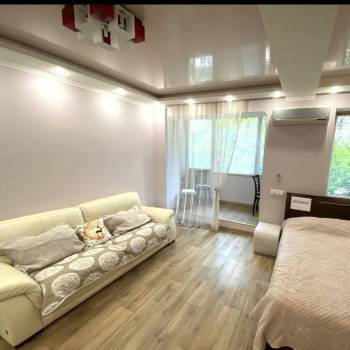 Продается 1-комнатная квартира, 42 м²