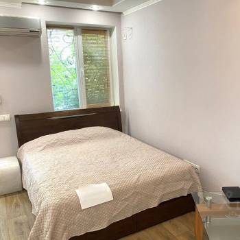Продается 1-комнатная квартира, 42 м²