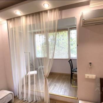 Продается 1-комнатная квартира, 42 м²