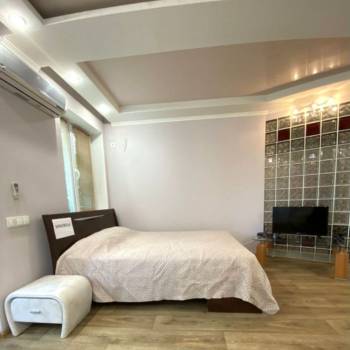 Продается 1-комнатная квартира, 42 м²