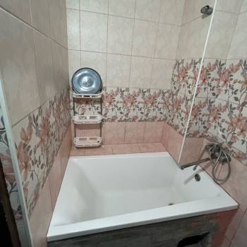 Продается 3-х комнатная квартира, 48 м²