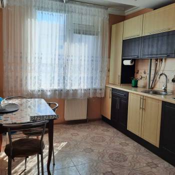 Сдается 1-комнатная квартира, 43 м²