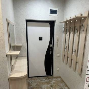 Продается 1-комнатная квартира, 42 м²