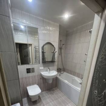 Продается 1-комнатная квартира, 42 м²