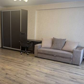 Сдается 1-комнатная квартира, 55 м²
