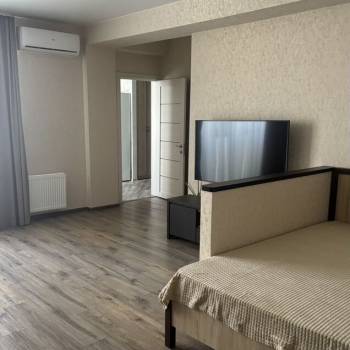 Сдается 1-комнатная квартира, 55 м²