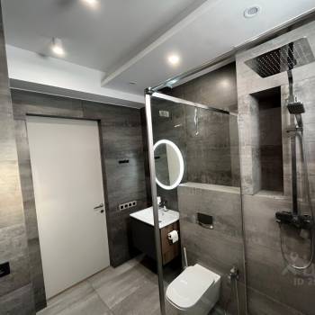 Продается Многокомнатная квартира, 160 м²