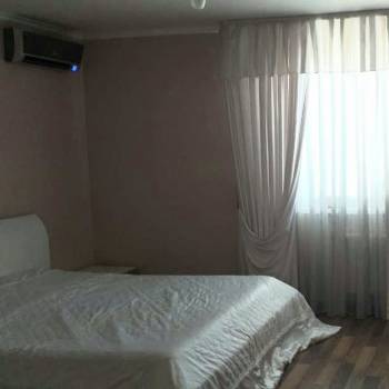Сдается 2-х комнатная квартира, 75 м²