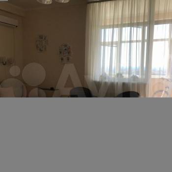 Сдается 1-комнатная квартира, 65 м²