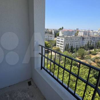 Продается 1-комнатная квартира, 53 м²