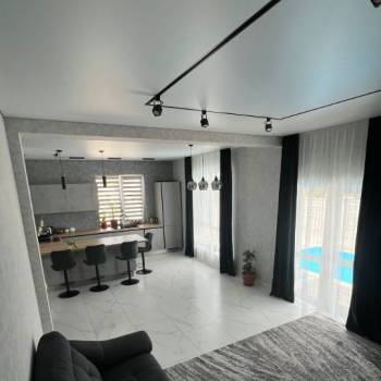Продается Дом, 210 м²