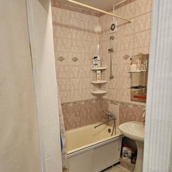 Сдается 2-х комнатная квартира, 76 м²