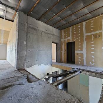 Продается Многокомнатная квартира, 205 м²
