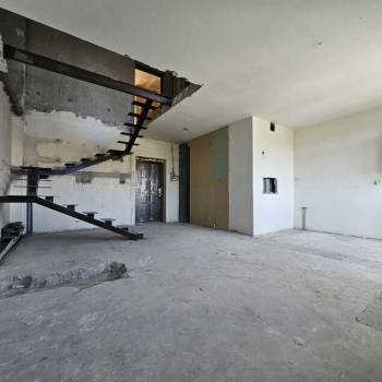 Продается Многокомнатная квартира, 205 м²