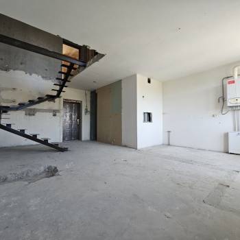 Продается Многокомнатная квартира, 205 м²