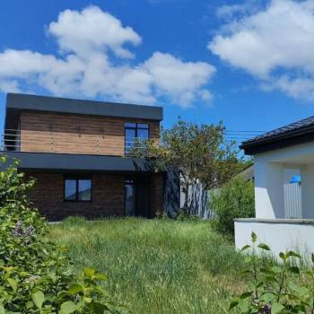 Продается Дом, 200 м²