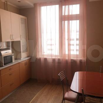 Сдается 1-комнатная квартира, 43 м²