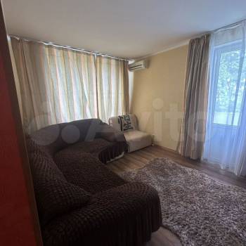 Сдается 1-комнатная квартира, 42 м²