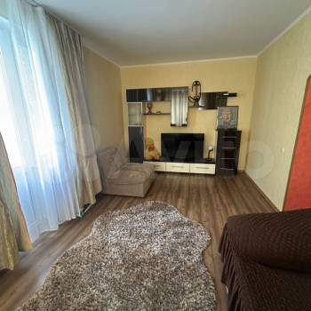 Сдается 1-комнатная квартира, 42 м²