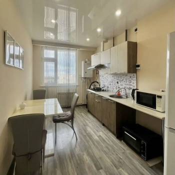 Сдается 1-комнатная квартира, 42 м²