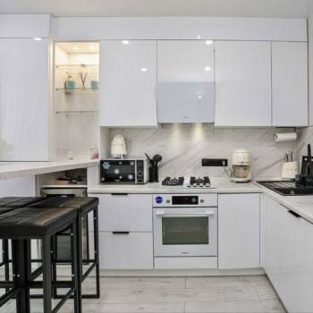 Продается 1-комнатная квартира, 42 м²