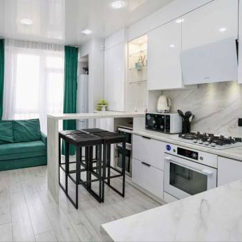 Продается 1-комнатная квартира, 42 м²