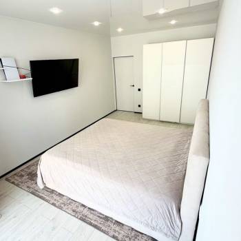 Продается 1-комнатная квартира, 42 м²