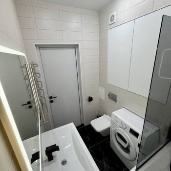 Продается 1-комнатная квартира, 42 м²