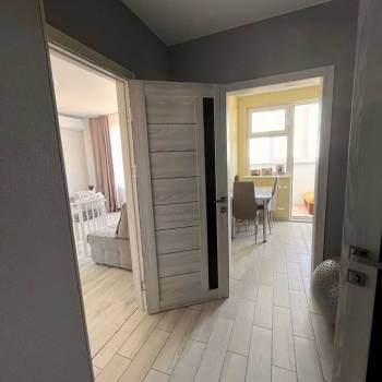 Продается 1-комнатная квартира, 37 м²