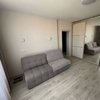 Продается 1-комнатная квартира, 37 м²