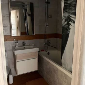 Продается 1-комнатная квартира, 37 м²