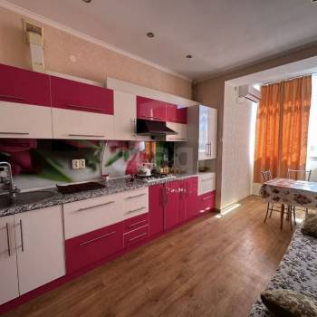 Продается 1-комнатная квартира, 49 м²