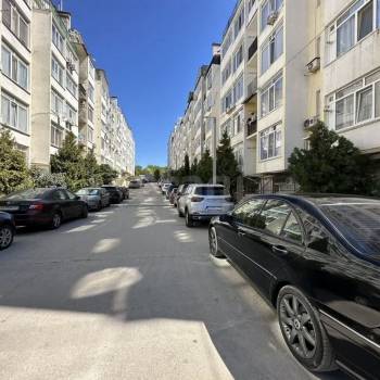 Продается 1-комнатная квартира, 49 м²