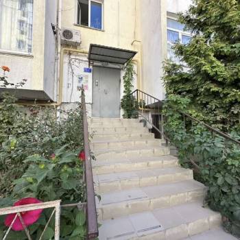 Продается 1-комнатная квартира, 49 м²