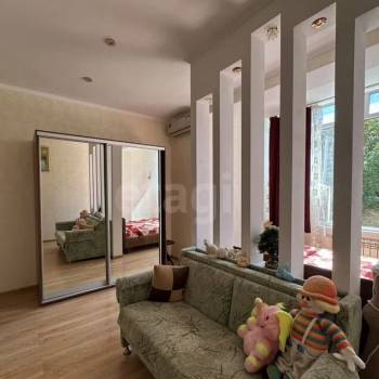 Продается 1-комнатная квартира, 49 м²