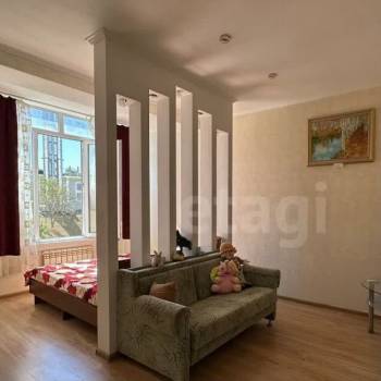 Продается 1-комнатная квартира, 49 м²