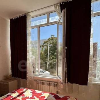 Продается 1-комнатная квартира, 49 м²