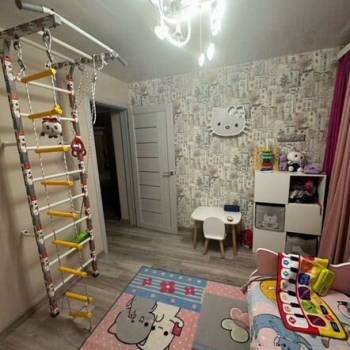 Продается Многокомнатная квартира, 76,4 м²