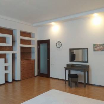 Сдается Дом, 240 м²