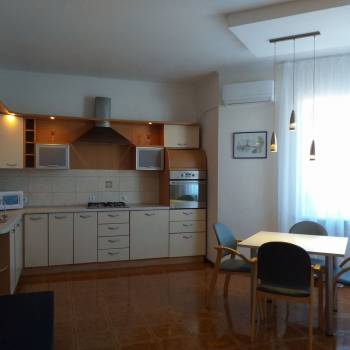 Сдается Дом, 240 м²